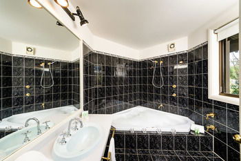 Federation Gardens & Possums Hideaway - Accommodation Daintree 47