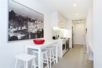 ALT Tower Serviced Apartments - Accommodation Daintree 3