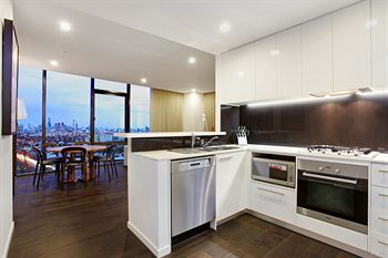 ALT Tower Serviced Apartments - Accommodation Daintree 7