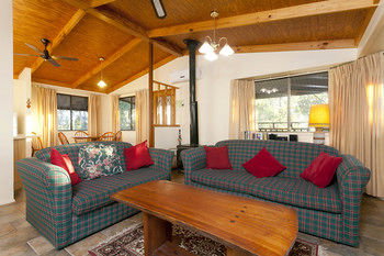 Eagleview Resort - Accommodation Daintree 96