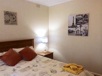Australian Home Away @ Doncaster Grange Park - Accommodation Daintree 4