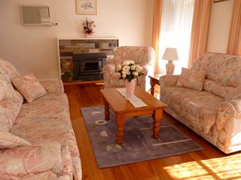 Australian Home Away @ Doncaster Grange Park - Accommodation Daintree 15
