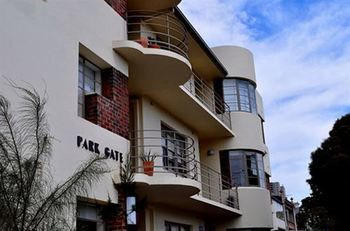 Albert Road Serviced Apartments - Accommodation Daintree 1