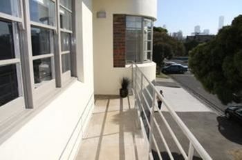Albert Road Serviced Apartments - Accommodation Daintree 2