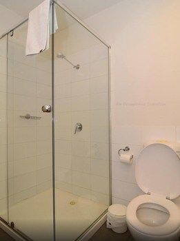 Albert Road Serviced Apartments - Accommodation Daintree 9