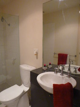 Australian Home Away @ Market Square Melbourne - Accommodation Daintree 0