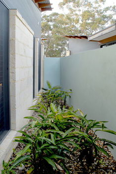 By The Beach B&B And Apartments - Accommodation Daintree 8