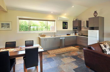 Langbrook Estate Cottages - Accommodation Daintree 10