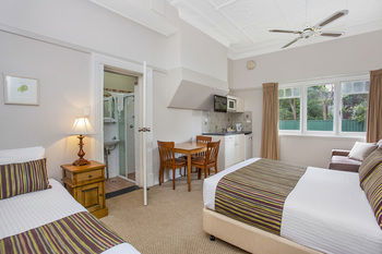 Boronia Lodge Burwood - Accommodation Daintree 2