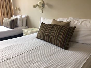 Boronia Lodge Burwood - Accommodation Daintree 22