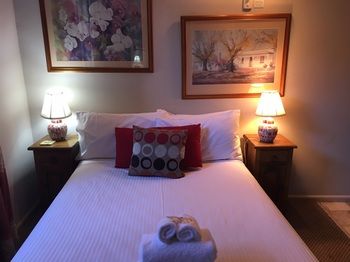 Boronia Lodge Burwood - Accommodation Daintree 27