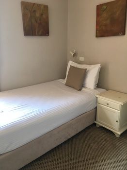 Boronia Lodge Burwood - Accommodation Daintree 28