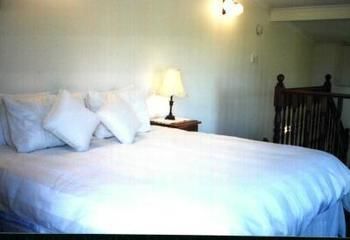 Hill Top Country Guest House - Accommodation Daintree 0