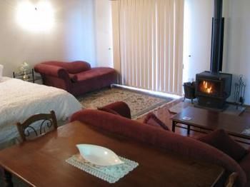 Hill Top Country Guest House - Accommodation Daintree 7
