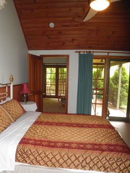 Woollamia Village Retreat - Accommodation Daintree 33