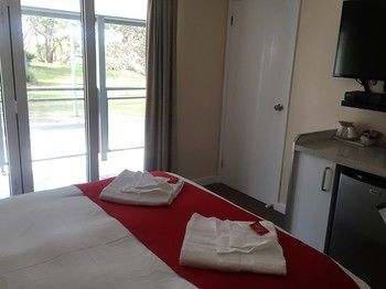 Huskisson Beach Bed And Breakfast - Accommodation Daintree 37