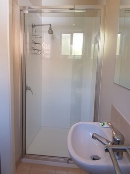 Bentley Waterfront Motel & Cottages - Accommodation Daintree 9