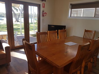 Bentley Waterfront Motel & Cottages - Accommodation Daintree 42
