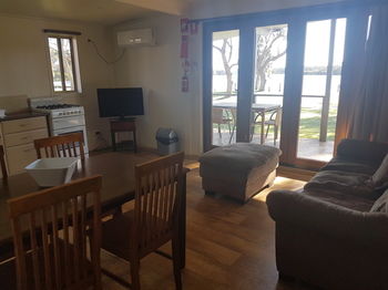 Bentley Waterfront Motel & Cottages - Accommodation Daintree 75
