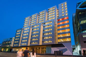 Student Village Melbourne - Accommodation Daintree 9