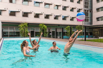 Student Village Melbourne - Accommodation Daintree 12