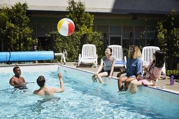 Student Village Melbourne - Accommodation Daintree 25