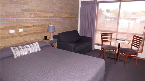 AAT 28 Goldsmith Hotel - Accommodation Daintree 3