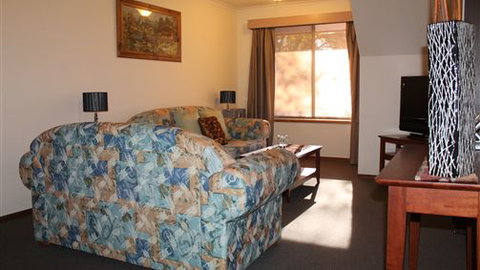 AAT 28 Goldsmith Hotel - Accommodation Daintree 5
