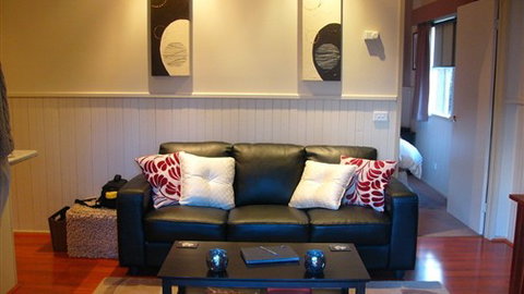 Alpine Country Cottages: Studio 3 - Accommodation Daintree 2