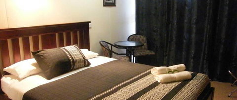 Boomers Guest House Hamilton - Accommodation Daintree 8