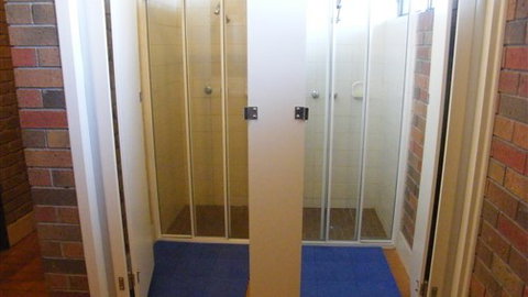 Boomers Guest House Hamilton - Accommodation Daintree 5