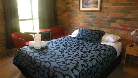 Boomers Guest House Hamilton - Accommodation Daintree 4