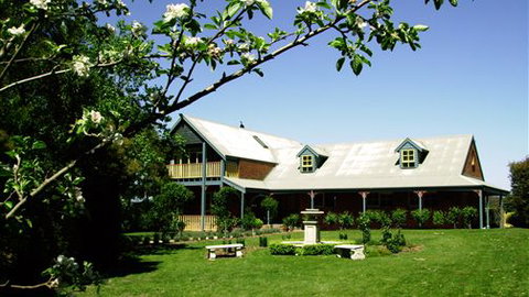 Lawson Lodge Country Estate - Accommodation Daintree 0