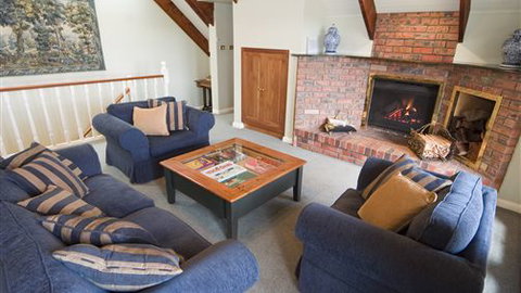 Lawson Lodge Country Estate - Accommodation Daintree 6