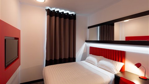 Tune Hotel Melbourne - Accommodation Daintree 3