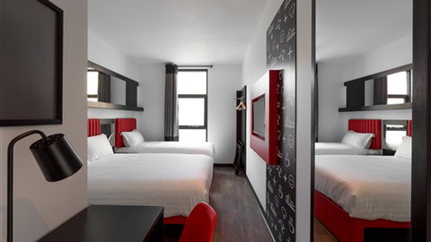 Tune Hotel Melbourne - Accommodation Daintree 6