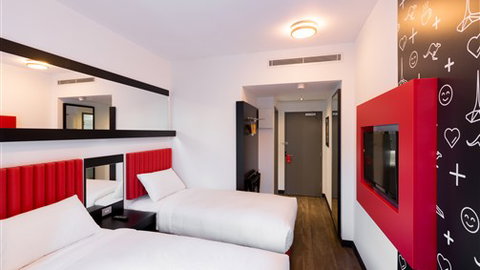 Tune Hotel Melbourne - Accommodation Daintree 4