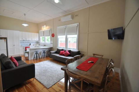 Ain Garth Self Catering Accommodation - Accommodation Daintree 0