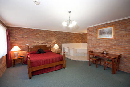 Allan Cunningham Motel And Old Wagon Restaurant - Accommodation Daintree 2