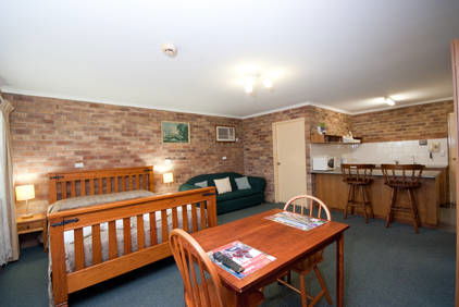 Allan Cunningham Motel And Old Wagon Restaurant - Accommodation Daintree 4