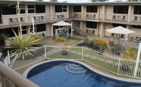 A'Montego Mermaid Beach Motel - Accommodation Daintree 0