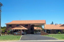 Cotswold Motor Inn - Accommodation Daintree 0