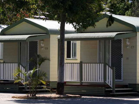 Emerald Cabin & Caravan Village - Accommodation Daintree 0