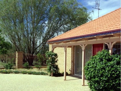 Fairways Bed & Breakfast At Jerilderie - Accommodation Daintree 4