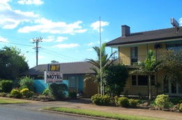 Flying Spur Motel - Accommodation Daintree 0