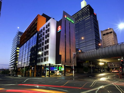 Ibis Sydney King Street Wharf - Accommodation Daintree 0