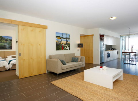Grand Mercure Apartments Magnetic Island - Accommodation Daintree 2