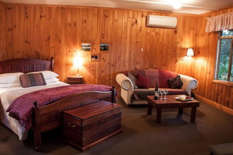 Balingup Heights Hilltop Forest Cottages - Accommodation Daintree 8