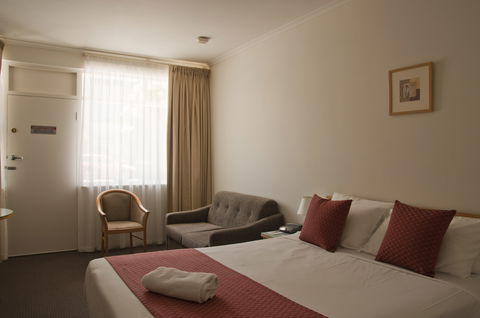Taft Motor Inn - Accommodation Daintree 1