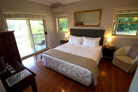 The Acreage B & B - Accommodation Daintree 0